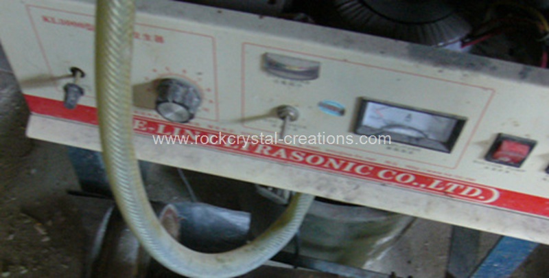 Ultra sonic cleaning machine